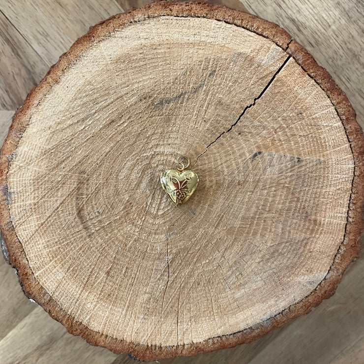 Gold Heart Locket (closed)